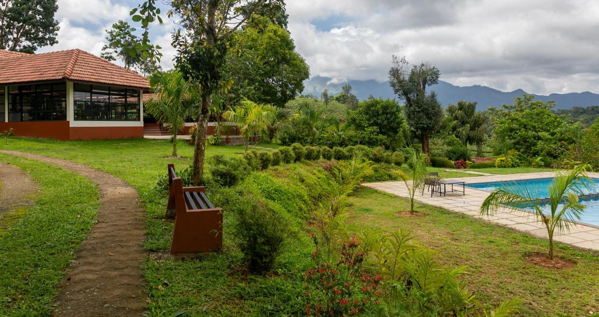 Pranavam Resort & Spa Tariyod Exterior photo